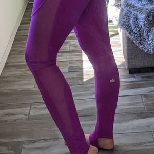Alo leggings with ankle strap